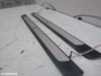 AUDI S4 B9 8W S-LINE LISTWA PROGOWA PODSWIETLANA  PRAWA 8W0947418A - 2