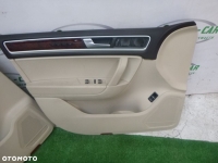 Vw Touareg  7P PODLOKIETNIK  FOTELE KANAPA TYL BOCZEK DRZWI TYL  BAGAZNIK WNETRZE SKÓRA BANAN BUDYŃ - 11