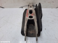 AUDI A4 B9 A5 WAHACZ TYŁ POPRZECZNY 8W0505311H - 3