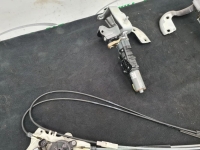 AUDI A4 8W B9 MECHANIZM ROLETY BAGAŻNIKA 8W9863560 - 4